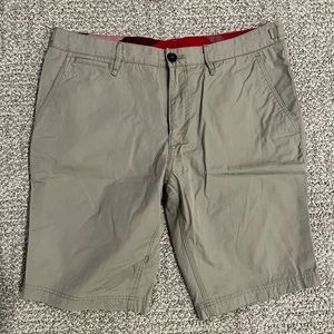 Burberry khaki Shorts 30